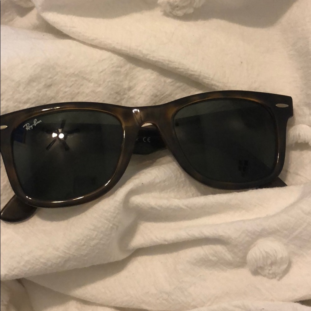 Rayban Tortoise Shell Wayfarer